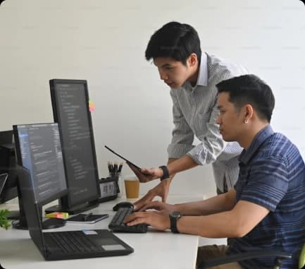 Support team working with SoftSeven solutions